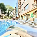 Sunny Sea - Menada Apartmán